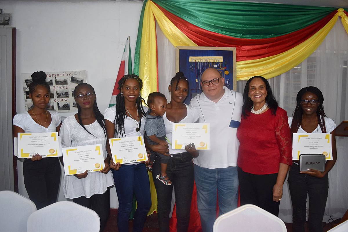 Esther Liesdek levert 6 vrouwelijke Technicians for the Caribbean cursisten via een Techforce Group